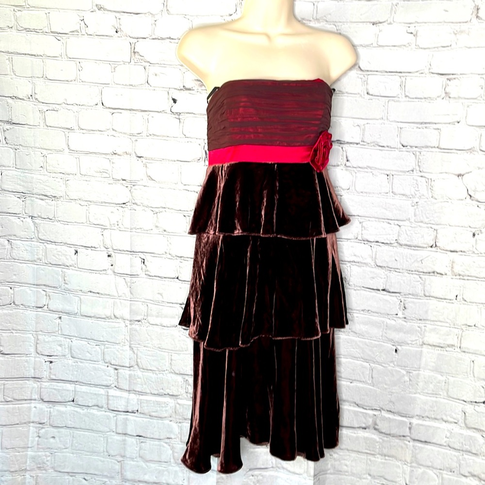 Laundry burgundy velvet tiered dress.